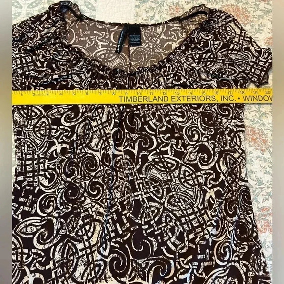 SAINT TROPEZ WEST Women’s Blouse Size Large EUC Measurement’s in pictures - Picture 7 of 8